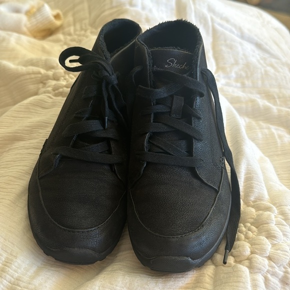 Skechers Relaxed fit air cooled memory foam women’s bootie ankle boot size 7.5 - Picture 2 of 8